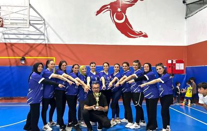 Bozyazı'da ''Evimin Sultanları Anneler Günü Voleybol Turnuvası'' tamamlandı