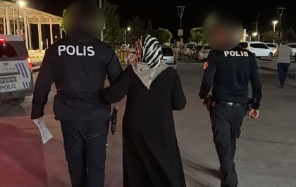 Anneler Günü'nde 80 yaşındaki annesini darp etti