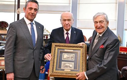 Koç Ailesi'nin Bahçeli'ye verdiği hediyenin sırrı! Değeri dudak uçuklatıyor