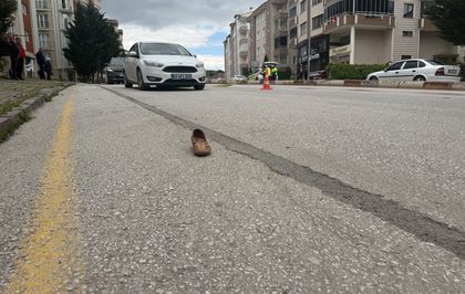 Alkollü sürücünün kullandığı otomobilin çarptığı kadın kurtarılamadı