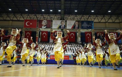 İzmir ve çevre illerde 19 Mayıs Atatürk'ü Anma, Gençlik ve Spor Bayramı kutlandı