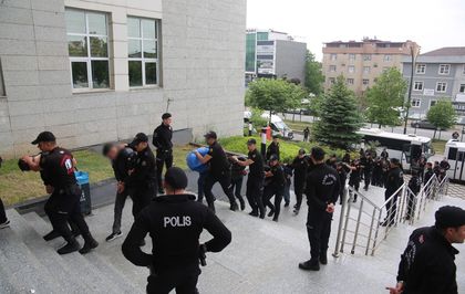 Kocaeli merkezli 23 ilde 'sahte araç kiralama' operasyonu; 35 tutuklama
