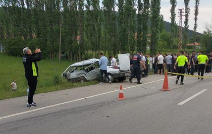 Amasya'da iki otomobil çarpıştı: Dede ve torun öldü, 2 yaralı