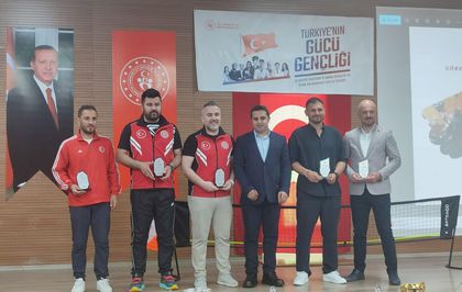 Çamlıhemşin’in şampiyonları ödüllendirildi: Başarıları alkış topladı