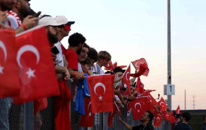 Millilere, Arizona'da yoğun ilgi