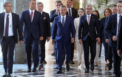 Özgür Özel'in yol haritası netleşti! Yeni parti için tarih belli oldu