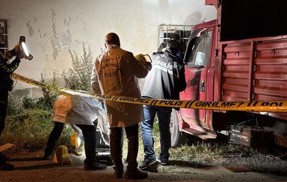 Park halindeyken hareket eden kamyonet ile duvar arasında sıkışan çocuk öldü