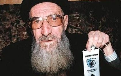 Naim Hoca'nın torunu Ahmet Gölleroğlu, çirkin sözlerinden dolayı Nihat Doğan'a dava açacaklarını söyledi