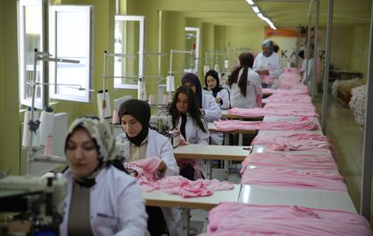 Kovid-19 döneminde sağlıkçılara maske diken kadınlar şimdi ihracat için pijama üretiyor
