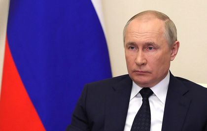 Putin: Ukrayna ile İstanbul'da yapılan barış görüşmeleri temelinde masaya oturmaya hazırız