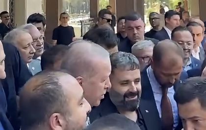 Erdoğan, Marmaris'te Cuma Namazı Kıldı, Vatandaşlarla Buluştu