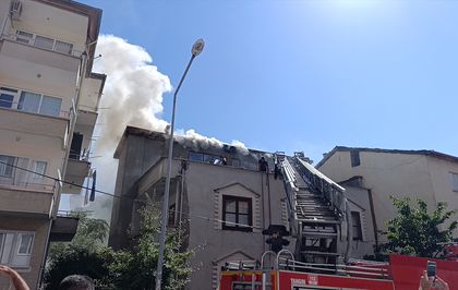 Amasya'da çatı yangını kontrol altına alındı