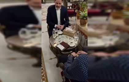 Suriye'de Tarihi An: El-Şara'dan Visa Kartla Kahve Ödemesi
