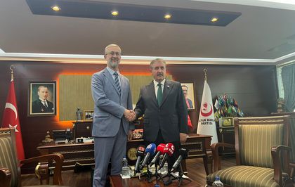 Destici: Ukrayna'nın toprak bütünlüğünden yanayız