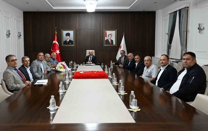 Aydın Valisi Varol, muhtarları makamında kabul edip talepleri dinledi