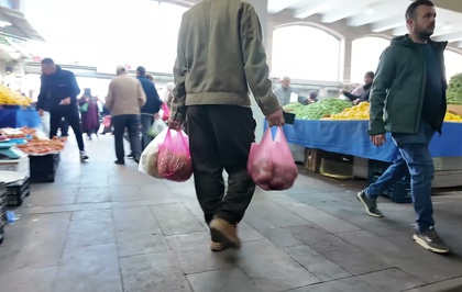 Polatlı'da pazar esnafı 4 kilo mandalinayla bir litre mazot alabildiğini söyledi