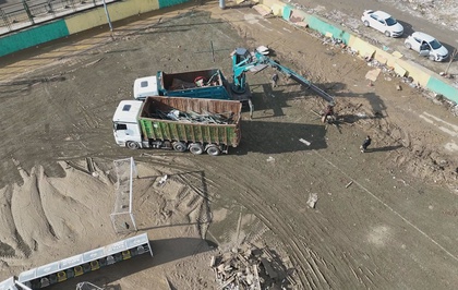 Sarıyer'de yıkılan Ayazağa Atatürk Stadı'nın enkazı selin 6. gününde kaldırılıyor