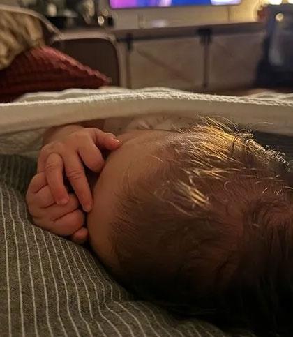 Gizem Karaca anneliğiyle mest etti, kızı Leyla Yaz'dan yeni kare geldi