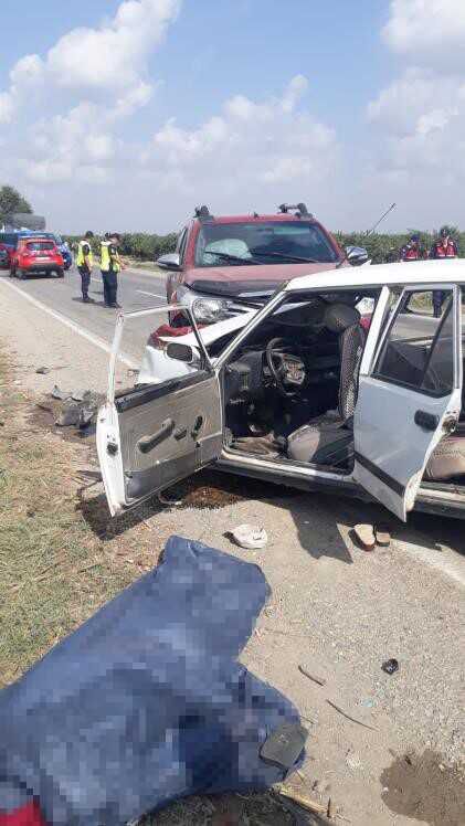 Tarsus'ta Pikap ile Otomobil Çarpışması: 2 Ölü, 3 Yaralı