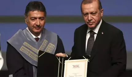 Boğaziçili Rektör, Erdoğan'ın Eleştirisinden Sonra Attığı Tweetle İlgili Konuştu: Yanlış Anlaşıldı