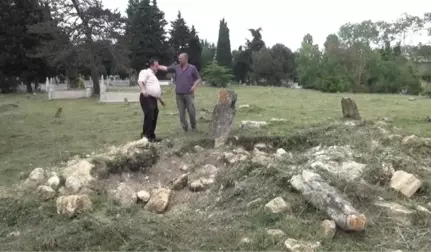 İstanbul'da tüyler ürperten olay! Mezarları talan ettiler