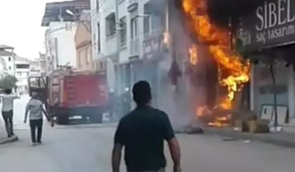 Tuhafiye dükkanı alev alev yandı, o anlar böyle görüntülendi