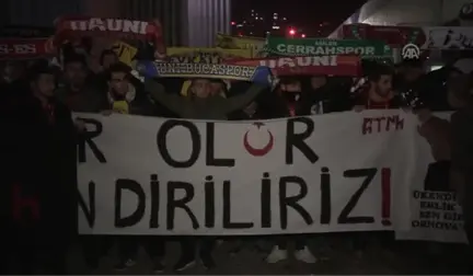 Taraftar Grupları, Istanbul'daki Terör Saldırısına Protesto Için Yürüyüş Düzenledi - Izmir