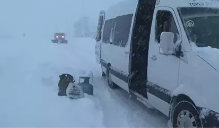 Vedaş Ekipleri Mahsur Kaldı