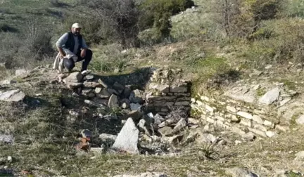 Koyun Otlatan Çoban 2 Bin Yıllık Tarihi Kalıntı Buldu