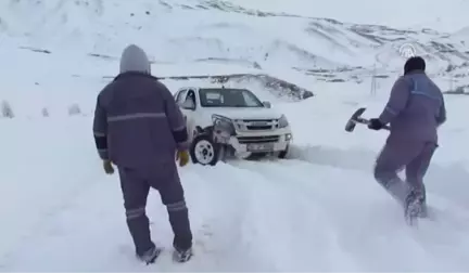 Elektriklerin Kesildiği Bölgeye At Sırtında Ulaştılar - Iğdır