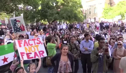 Avustralya'da Trump'ın Vize Yasağı Protesto Edildi