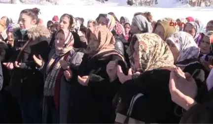 Tokat Istanbul'da Eşi Tarafından Öldürülen Kadın Toprağa Verildi