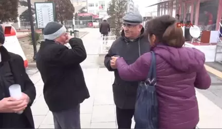 Tokat Diyaliz Hastaları Vatandaşa Su Dağıttı