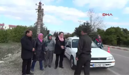 Erdemli Jandarmadan, Sevgililer Günü'ne Özel Kırmızı Karanfil