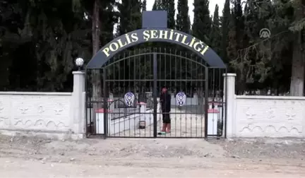 Şehit Polisin Yakınlarının Evinde Yas