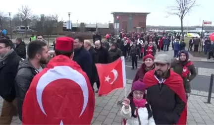 Oberhausen'de Coşkulu Kalabalık Başbakan Yıldırım'ı Bekliyor - Oberhausen