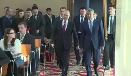 Atambayev ve Putin Ortak Basın Toplantısı Düzenledi