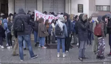 Lise Öğrencileri Polis Şiddetini Protesto Etti