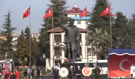 Rize'de Atatürk Anıtının Konulduğu Yeni Alanda Ilk Tören