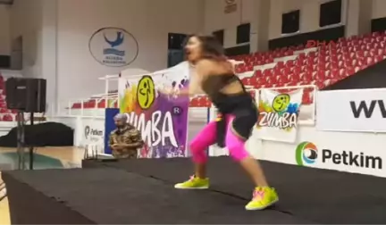 Izmir Kelebek Çocuklar Yararına Zumba Etkinliği