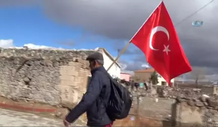 Rüyasında Gördüğü Kahraman Şehit Ömer Halisdemir İçin 600 Kilometre Yol Yürüdü