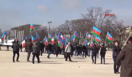 Fransa'da Yaşayan Azerbaycanlılar Ermenistan'ı Protesto Etti