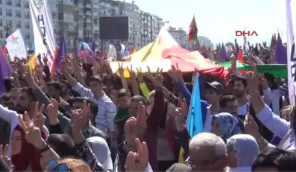 Izmir Nevruz Kutlamasında Hayır Kampanyası