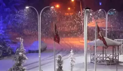 Tokat'ta Kar Yağışı Etkisini Arttırdı İlçe Beyaza Büründü