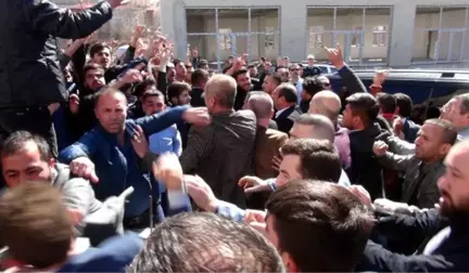 Sinan Oğan'ın Yozgat Toplantısında Arbede: 2 Polis Yaralı