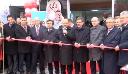 Kocaeli Bakan Işık Sağlık Merkezinin Açılışına Katıldı