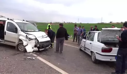 Besni'de Trafik Kazası: 5 Yaralı