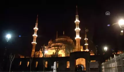 Regaib Kandili, Sultanahmet Camisi'nde Manevi Coşku Içinde Eda Edildi