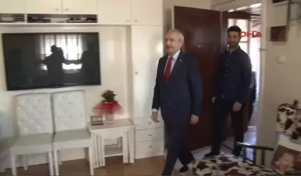 Kılıçdaroğlu, Şehit Üsteğmen Uğur Taşçı'nın Ailesini Ziyaret Etti