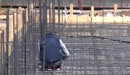 Sancaktepe'de Yeni Muhtarlık ve Sağlık Ocağının Temeli Atıldı